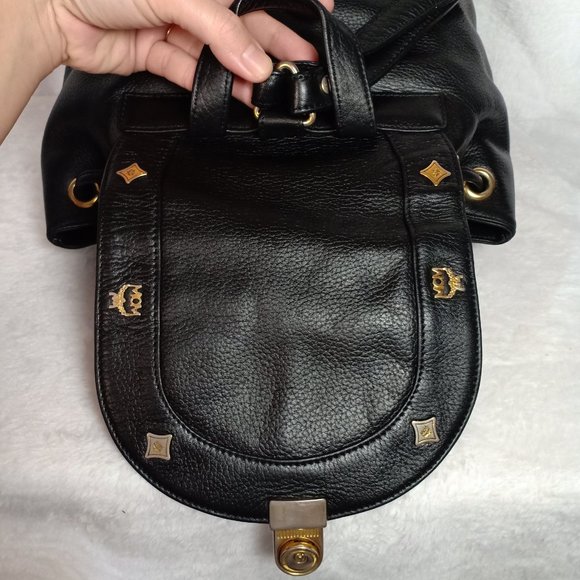 Vintage Style MCM Drawstring leather backpack - Picture 5 of 14